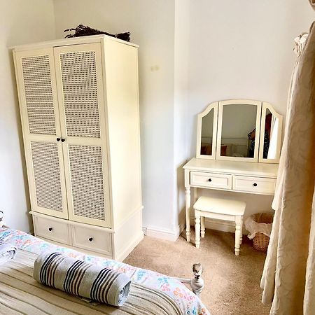Holly Cottage Cosy Home In Sherwood Forest 埃德温斯托 外观 照片