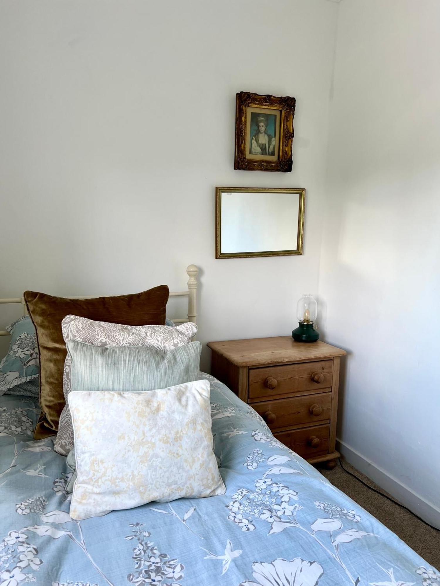 Holly Cottage Cosy Home In Sherwood Forest 埃德温斯托 外观 照片