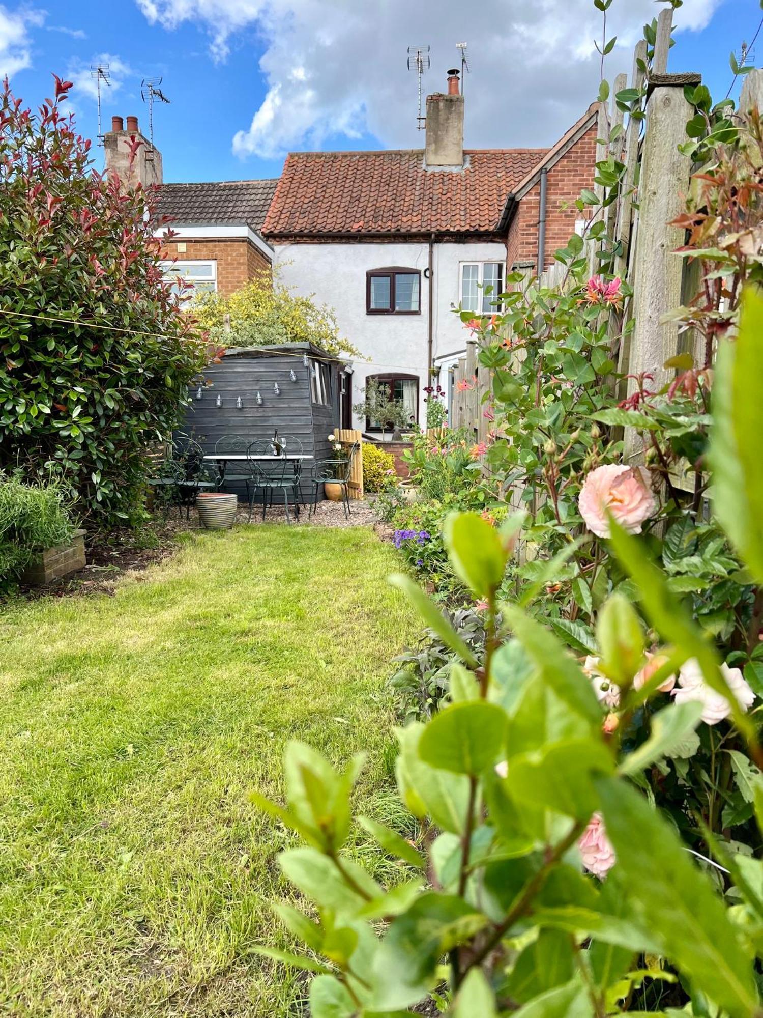 Holly Cottage Cosy Home In Sherwood Forest 埃德温斯托 外观 照片